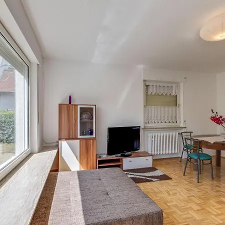 Apartamento Charming In Fuldabrueck With Garden *