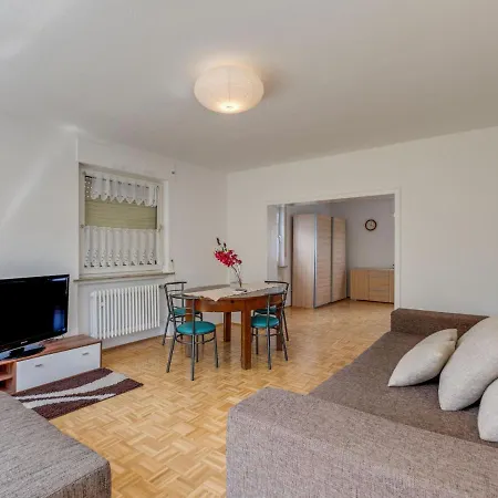 Apartamento Charming In Fuldabrueck With Garden *