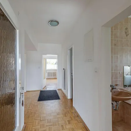 Charming In Fuldabrueck With Garden Apartmán *